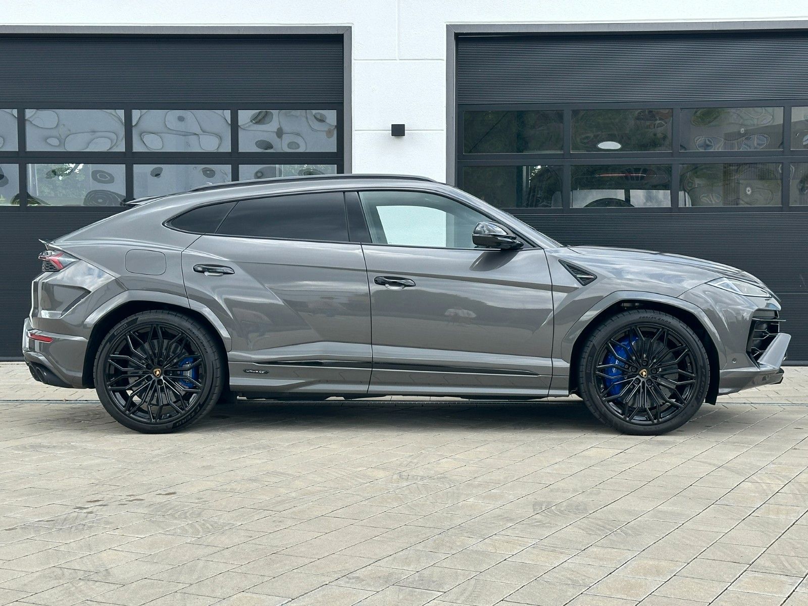 Lamborghini Urus SE - Samsaru's Car Outlet