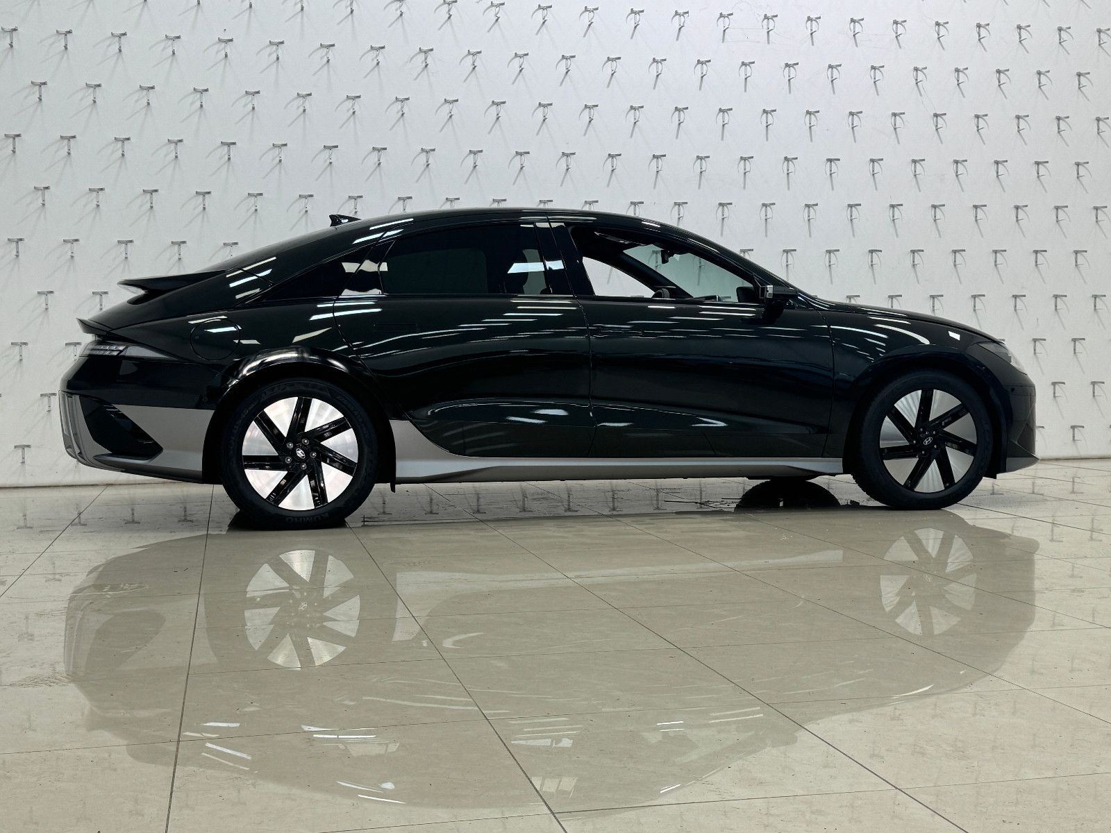 Hyundai IONIQ 6 77,4kWh 325ps 4WD Uniq 360°K/BOSE/DIGI