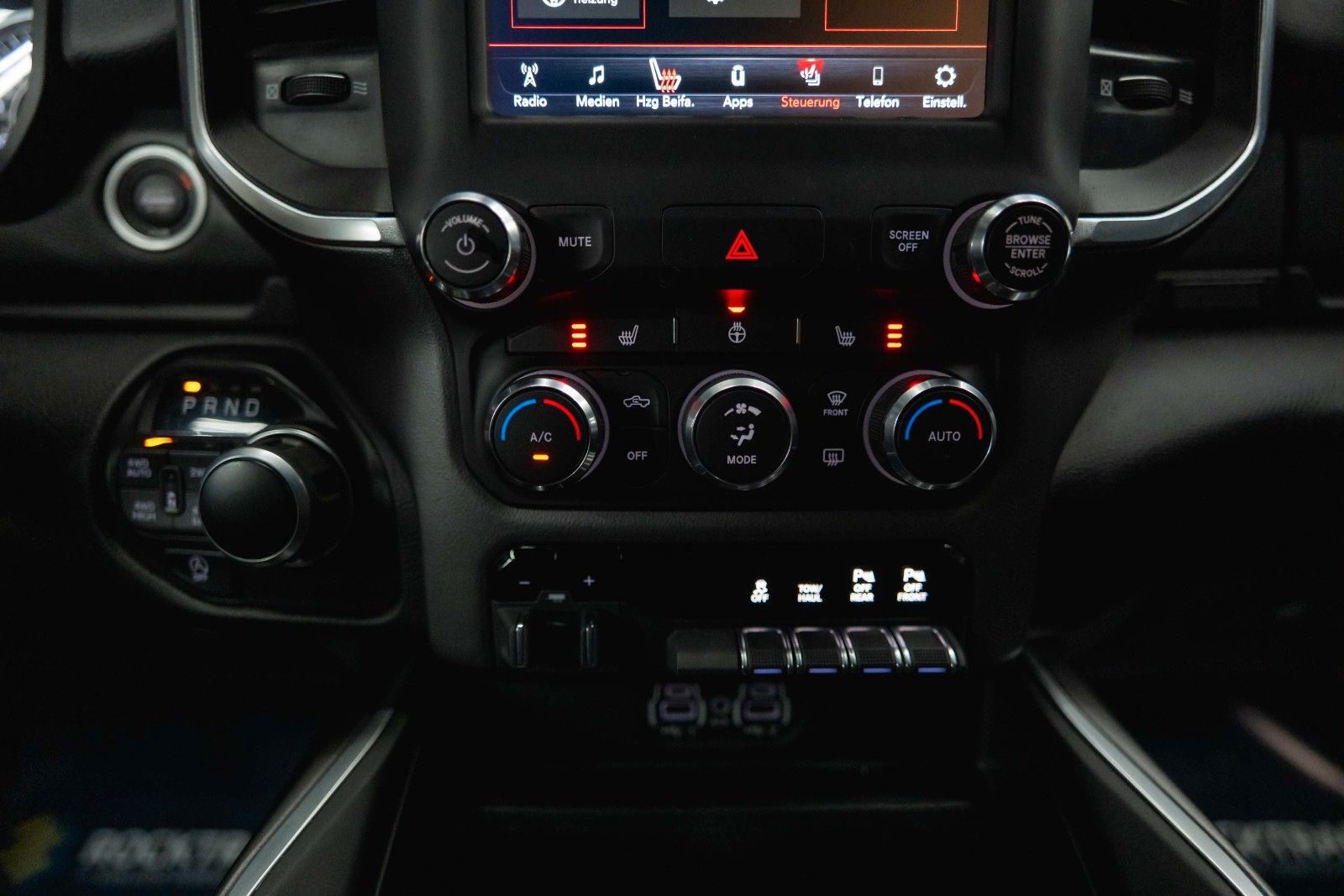 Dodge RAM 5.7 V8 HEMI 4x4 OFFROAD Night-Paket *LED*19%