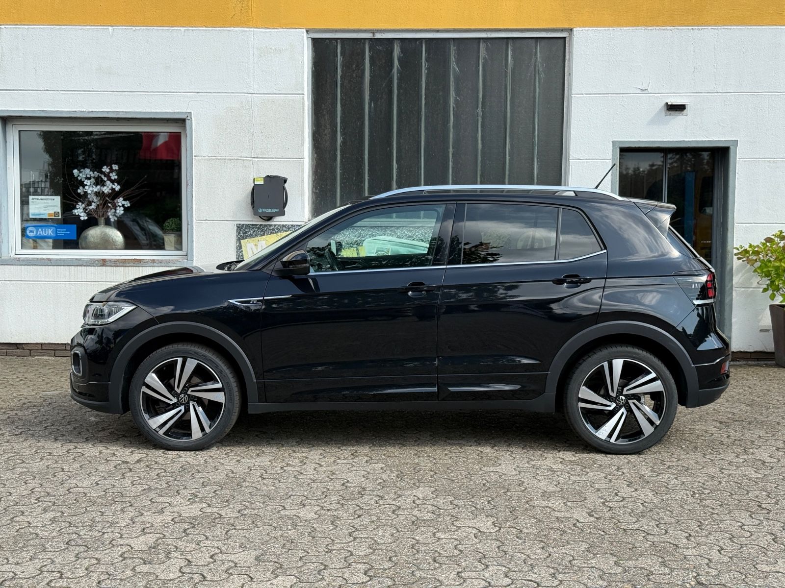 Volkswagen T-Cross Style 1.0 TSI DSG R-Line - Samsaru's Car Outlet