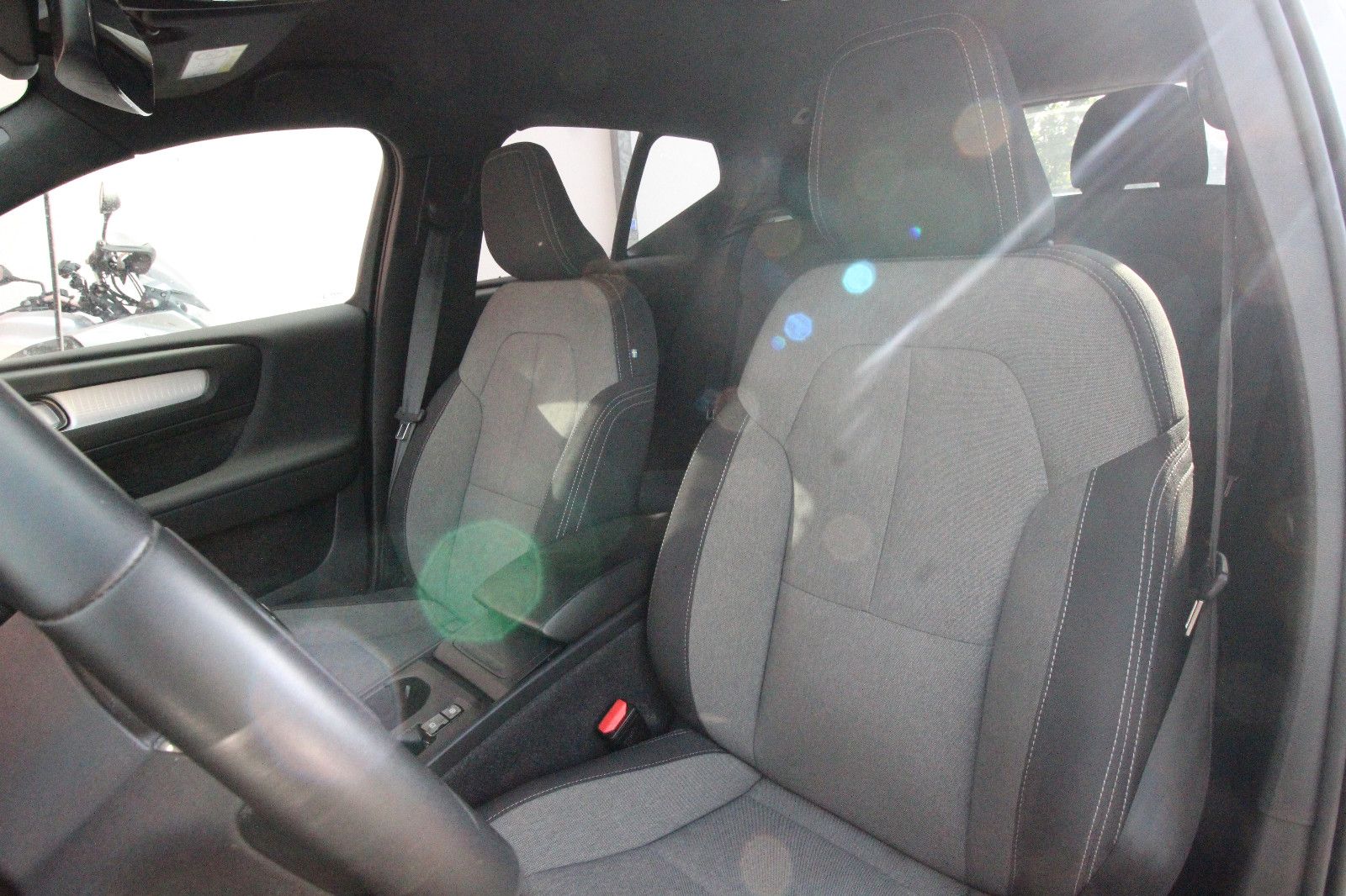 Volvo XC40 Core B3 - Samsaru's Car Outlet