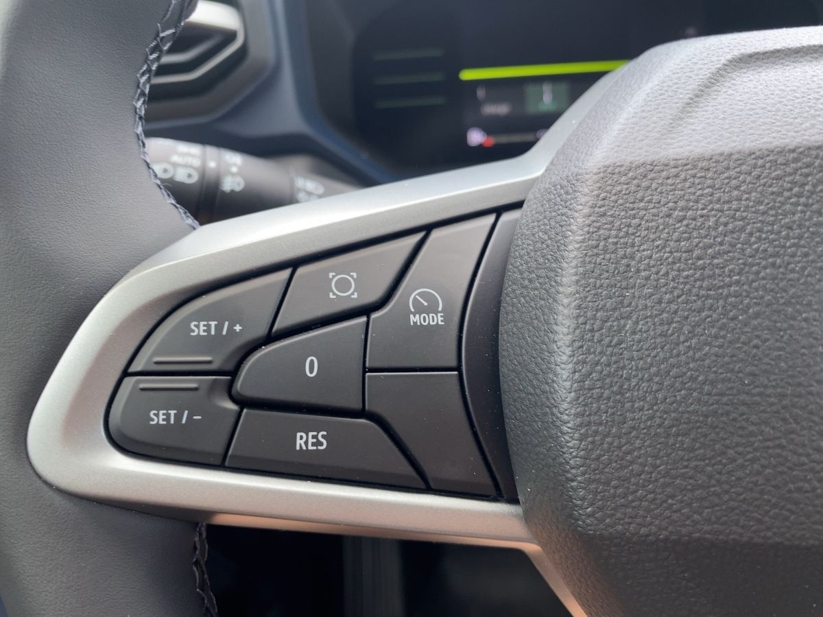 Dacia Duster III 1.6 E-TECH Hybrid 140 Journey - Samsaru's Car Outlet