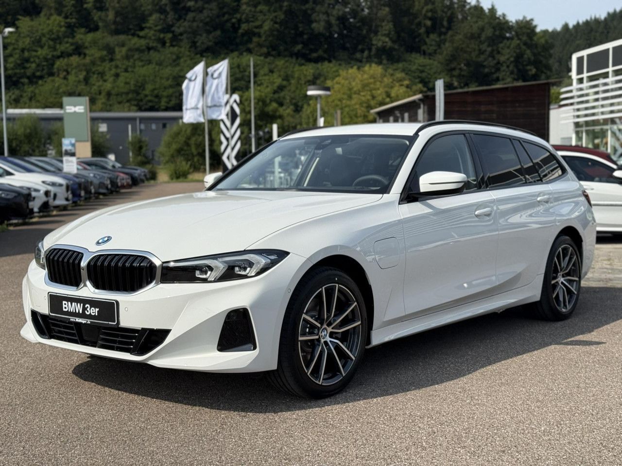 BMW 330e xDrive Touring LED HUD AHK 18"