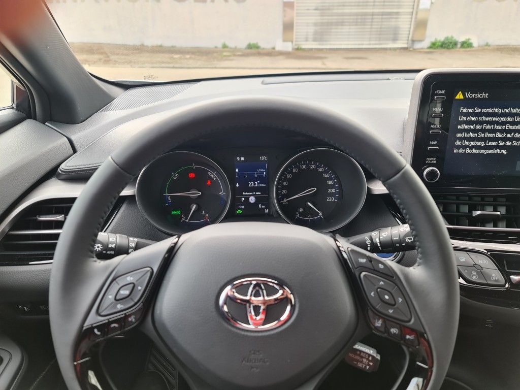 Toyota C-HR Hybrid - Samsaru's Car Outlet