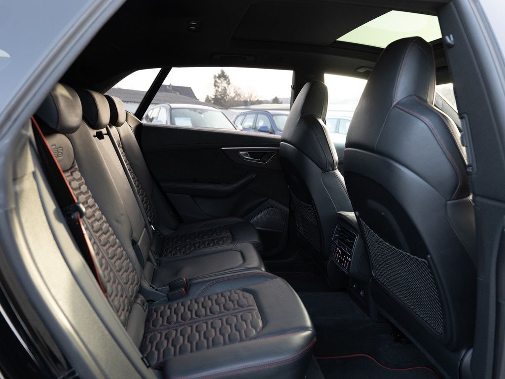 Audi RS Q8 quattro PANO AHK HUD 360° MATRIX-LED B&O