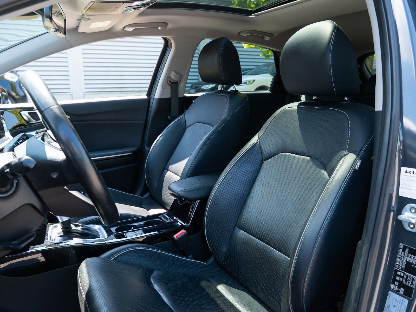 Kia Ceed Platinum Edition - Samsaru's Car Outlet