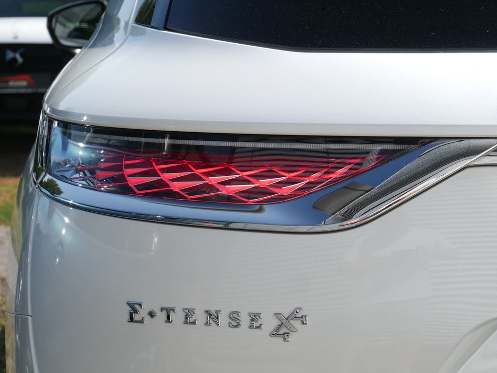 DS Automobiles DS 7 Crossback E-Tense Rivoli 4x4 AKTIVSITZE LED