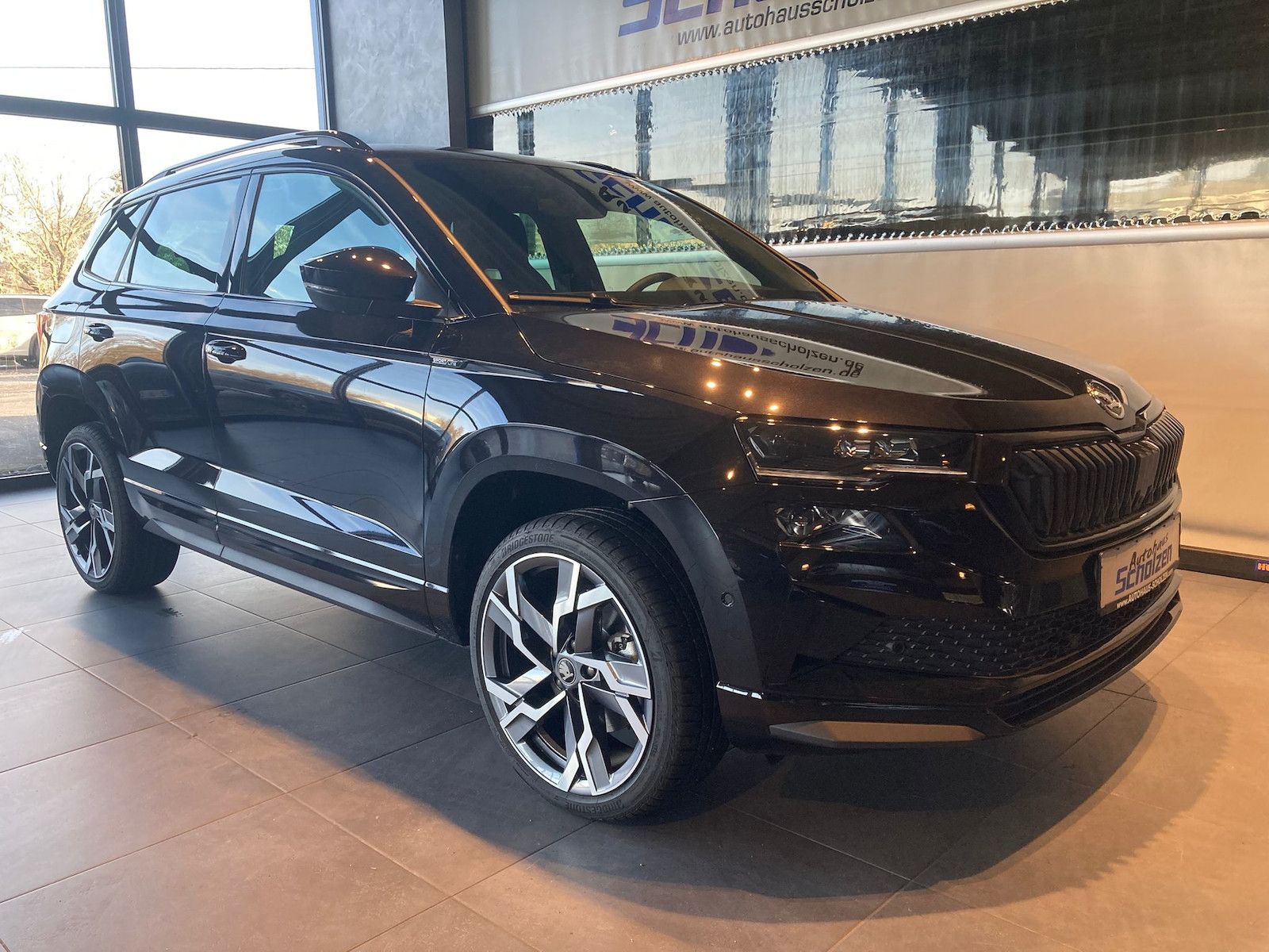 Skoda Karoq Sportline 1,5 TSI DSG*AHK*CANTON*360°*5JG