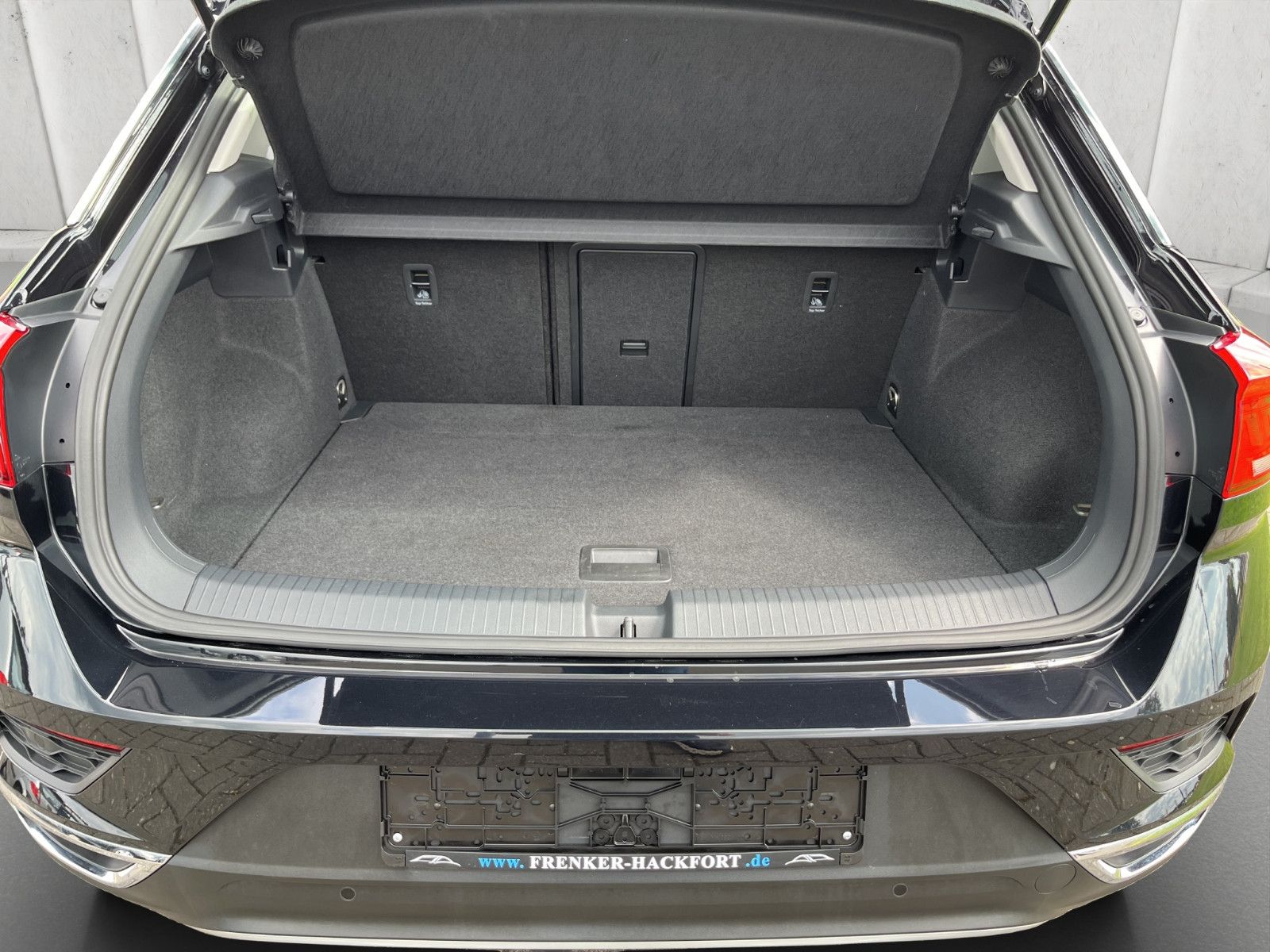 Volkswagen T-Roc Style 2.0 TDI - Samsaru's Car Outlet