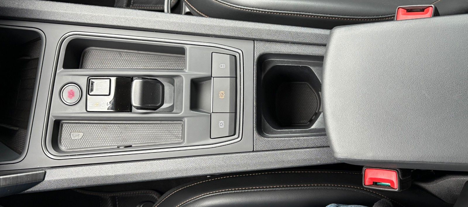 Cupra Leon 1.5 ST e-Hybrid - Samsaru's Car Outlet