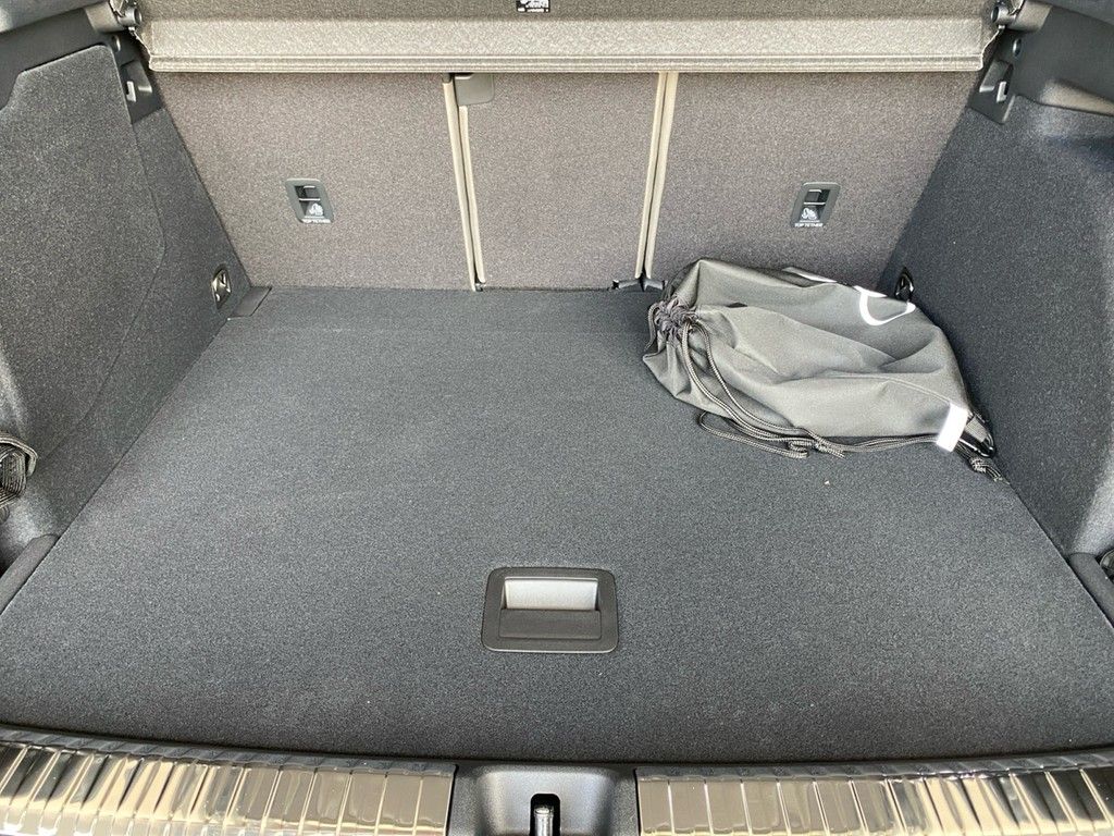 Audi Q3 SUV e-hybrid 200 kW S line AHK+RFK+ACC+MATRIX