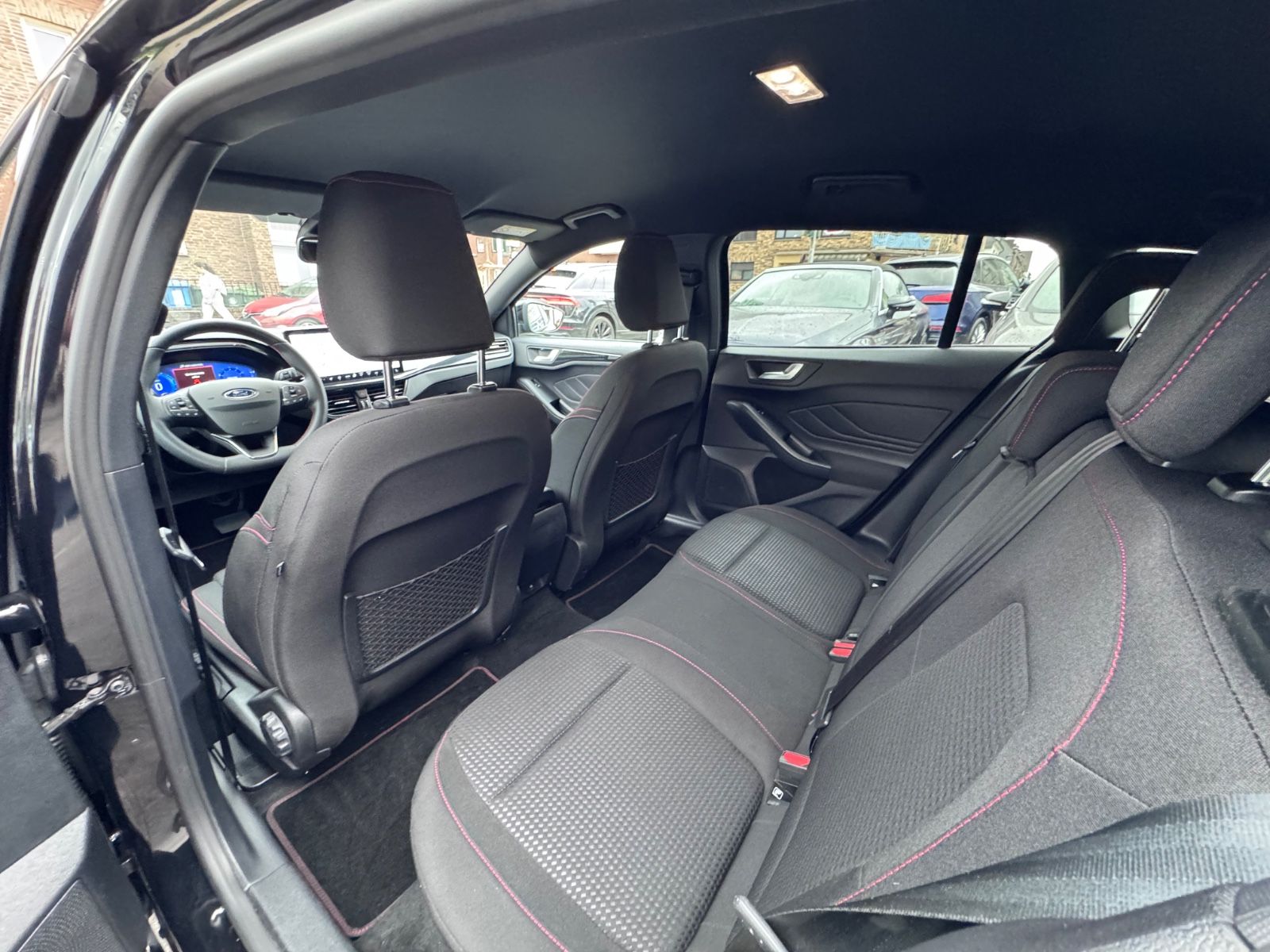 Ford Focus Turnier ST-Line X GROSSES-NAVI,AUTOMATIK