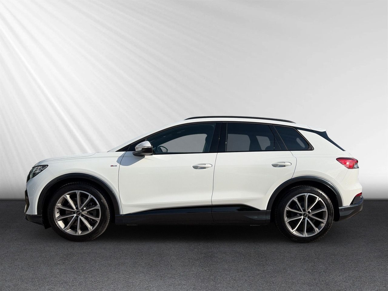 Audi Q4 e-tron 45 quattro S line AHK ACC Matrix Kam.