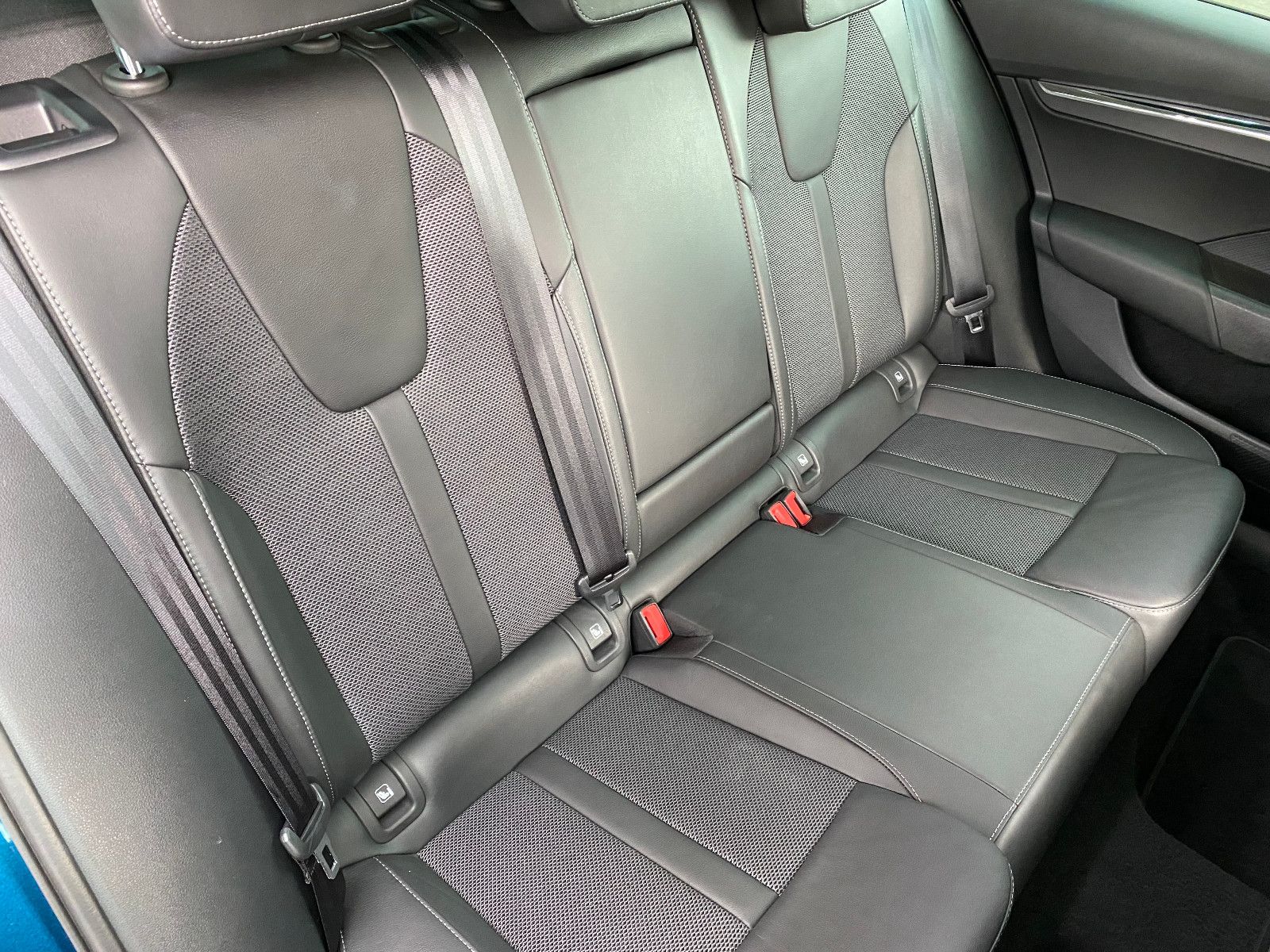 Skoda Octavia Combi 1.5 TSI Style - Samsaru's Car Outlet