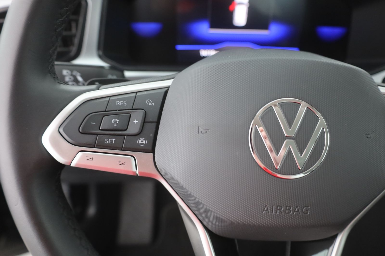 Volkswagen T-Roc 1.5 TSI DSG - Samsaru's Car Outlet