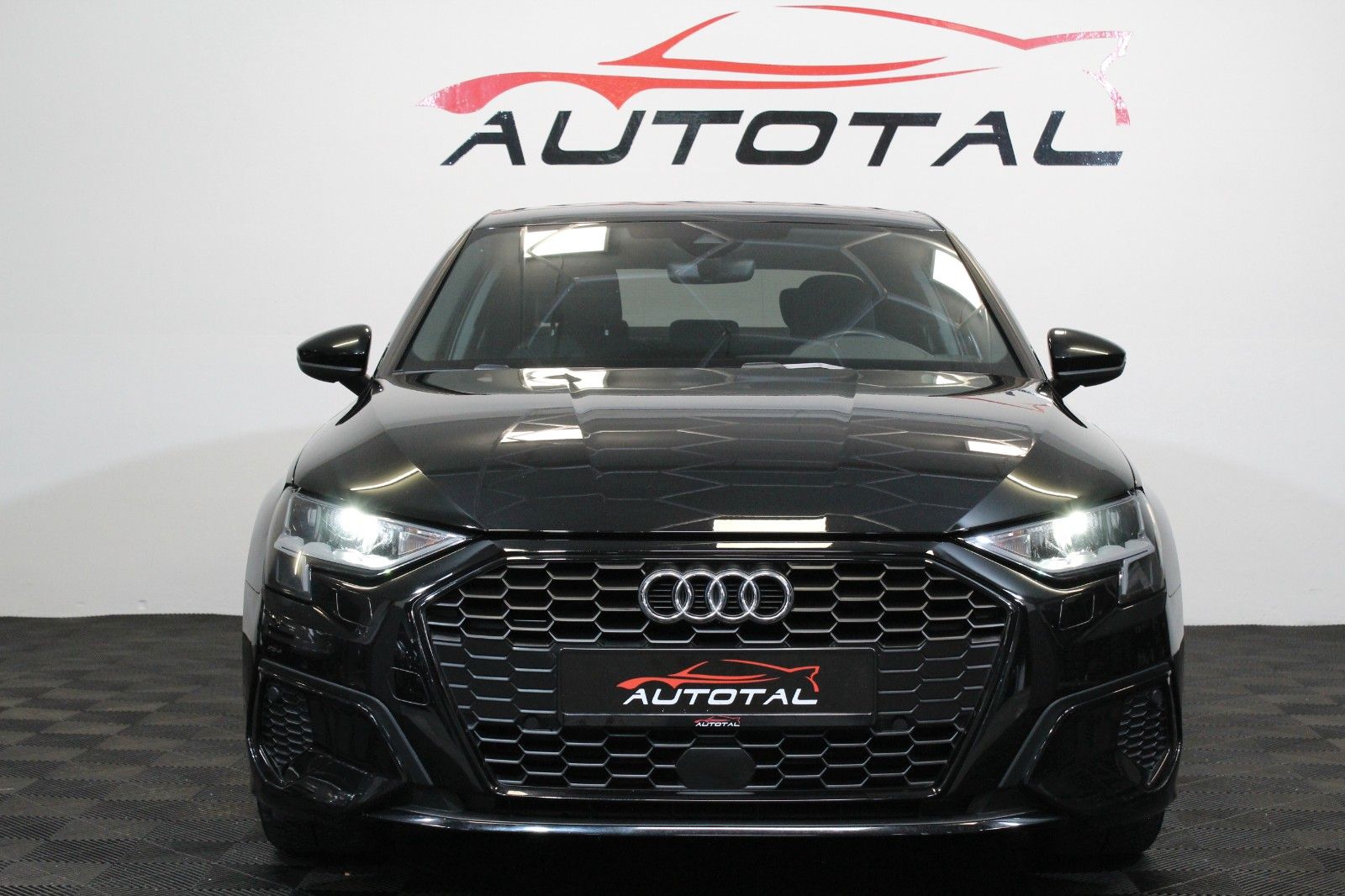 Audi A3*Limousine*30 TFSI*Advanced*Automatik*LED*Navi