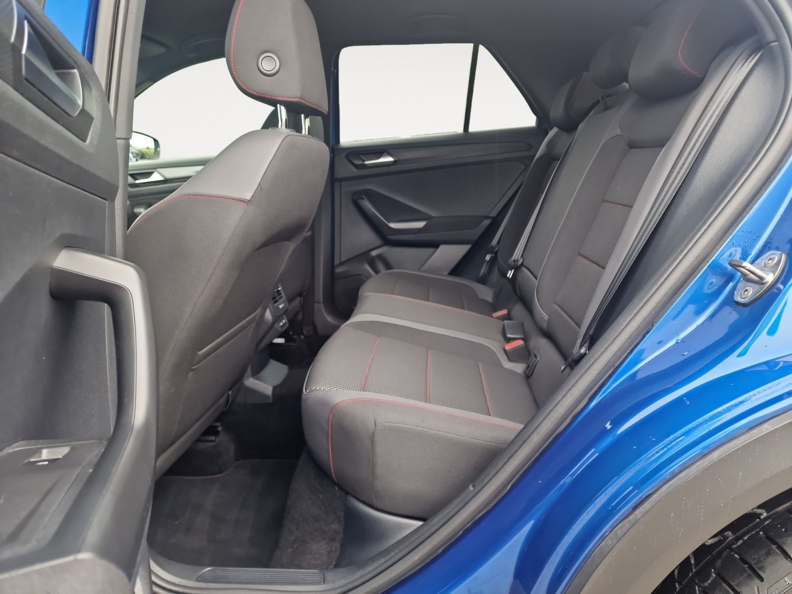 Volkswagen T-Roc 1.5 TSI Sport - Samsaru's Car Outlet