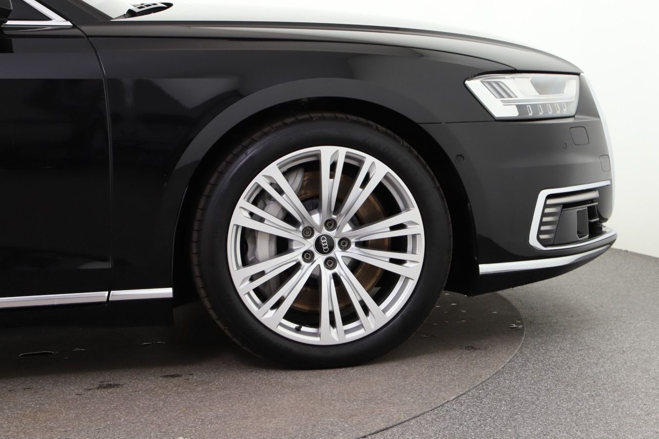 Audi A8 60 TFSI e Q - Samsaru's Car Outlet