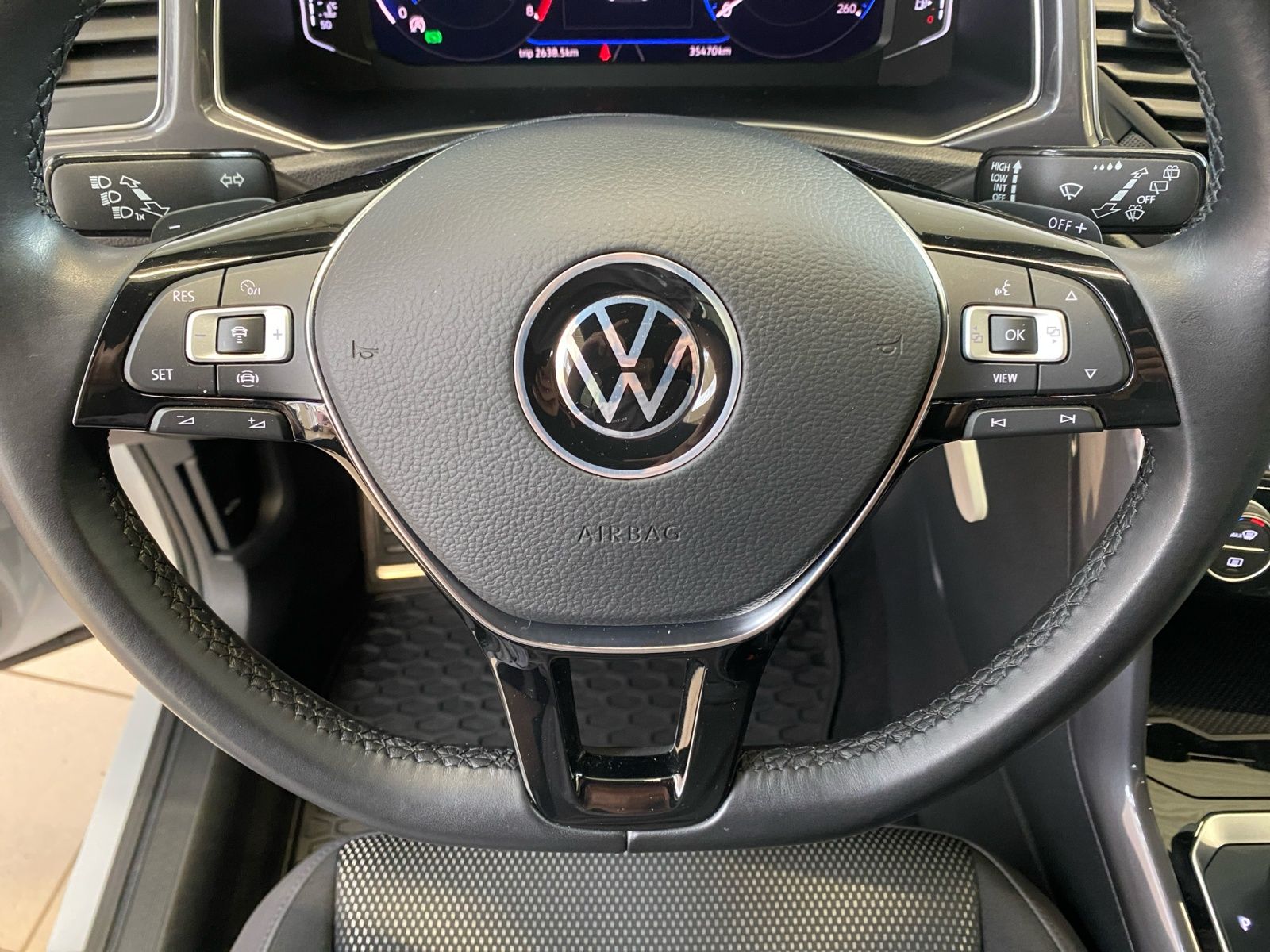 Volkswagen T-Roc 2.0 TSI DSG 4Motion - Samsaru's Car Outlet