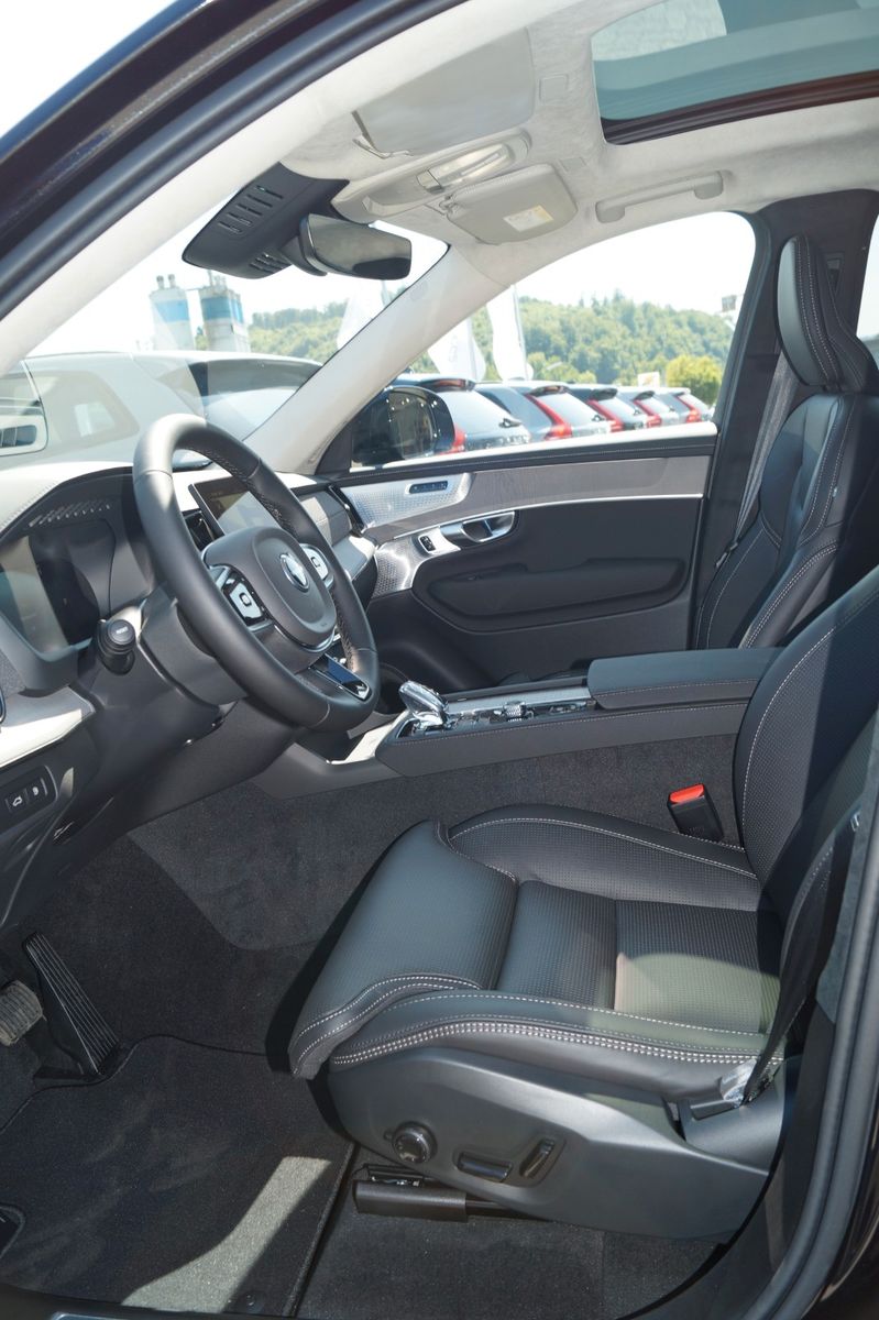 Volvo XC90 T8 AWD PlugIn Hybrid Ultra Dark 7-Sitze Aut