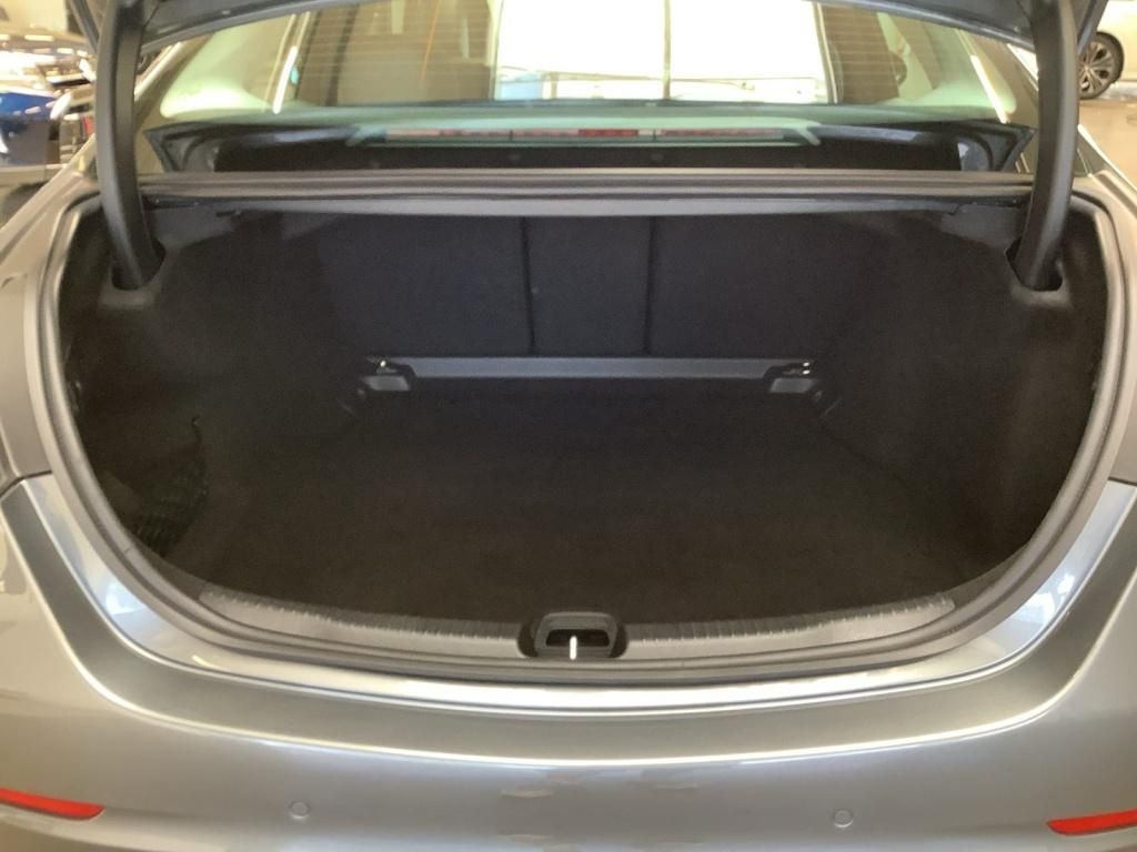 Mercedes-Benz C 180 Avantgarde - Samsaru's Car Outlet