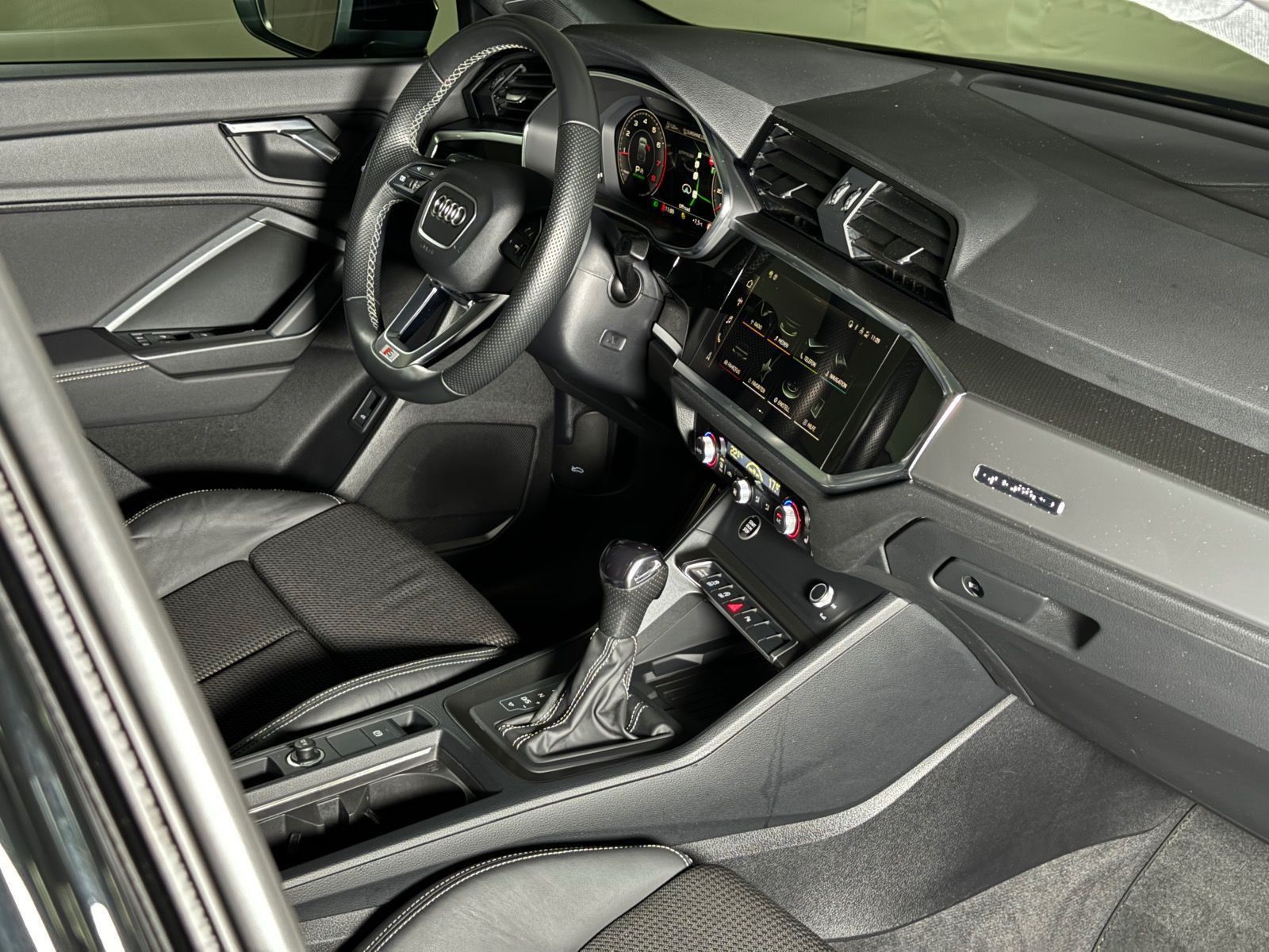 Audi Q3 Sportback 40 TFSI quattro S-Line - Samsaru's Car Outlet