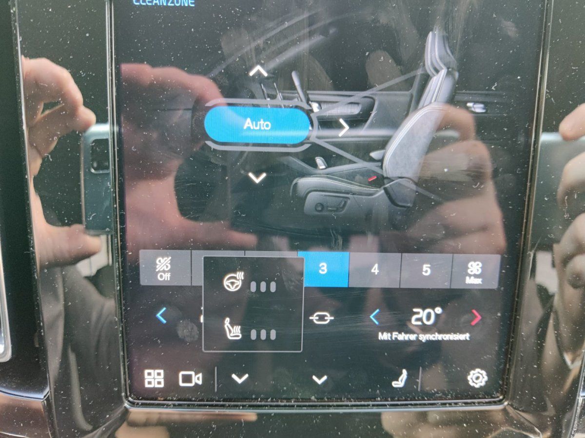 Volvo XC40 B3 Plus Dark 8-fach Aktionspreis