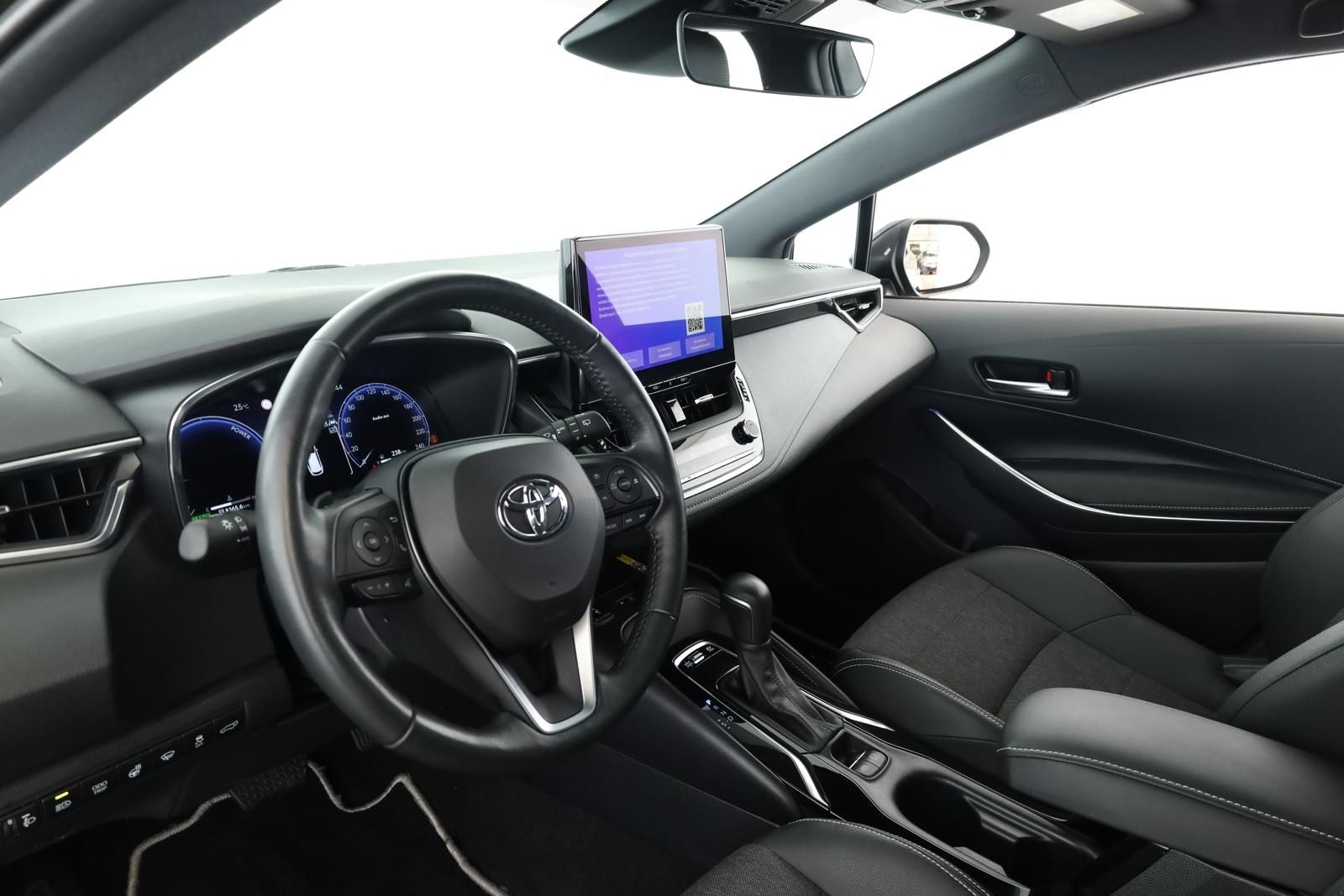 Toyota Corolla Touring Sports 2.0 CVT Team D Navi Kam