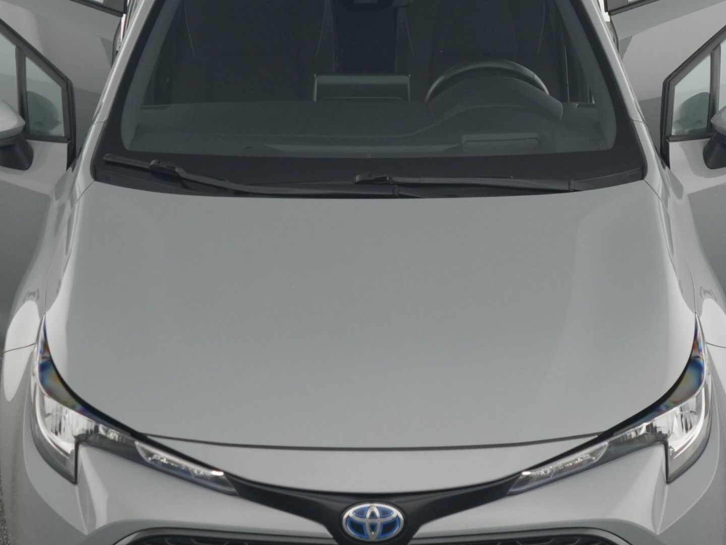 Toyota Corolla 1.8Hybrid Kombi - Samsaru's Car Outlet