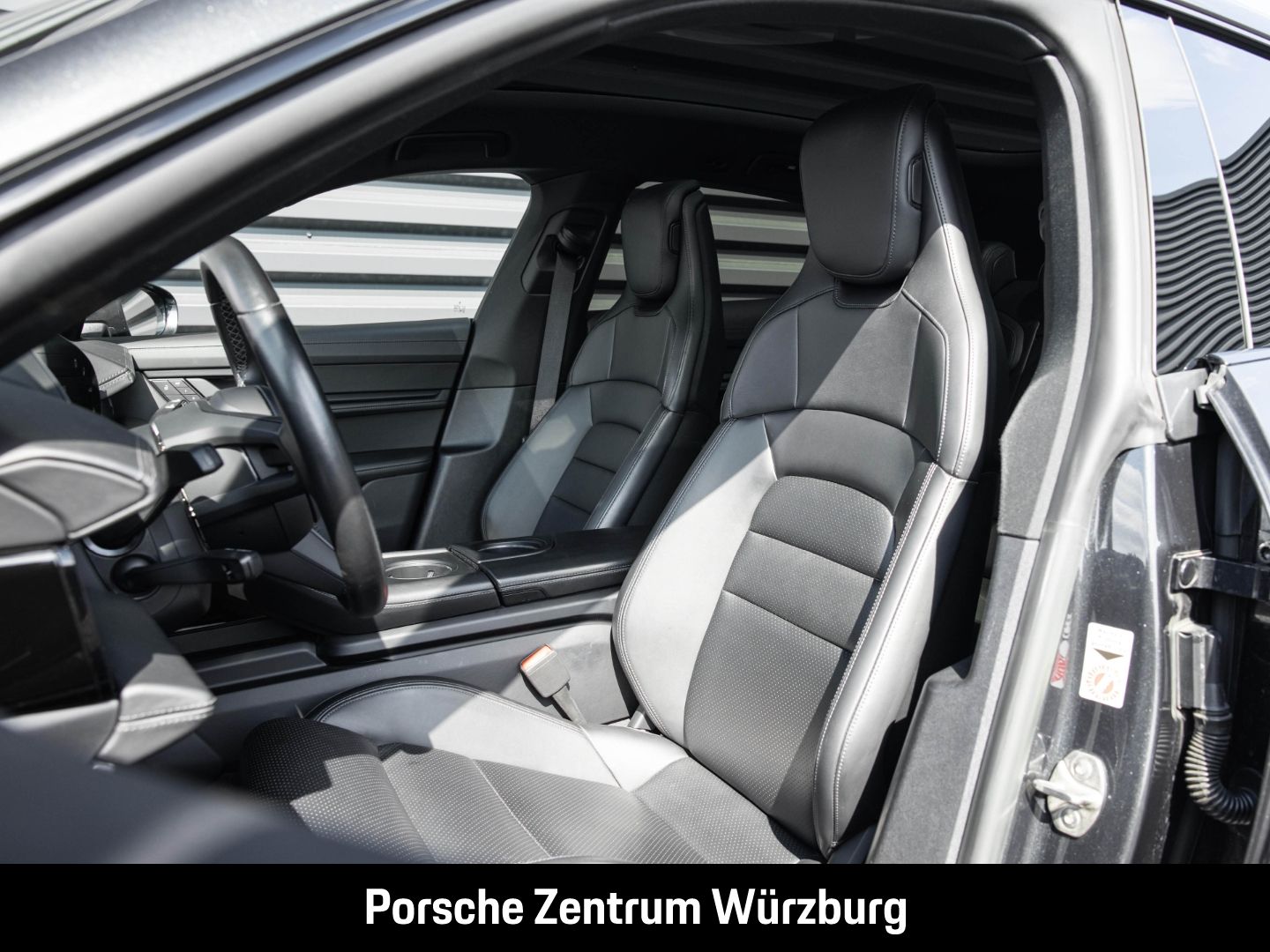 Porsche Taycan 4S Cross Turismo BOSE Surround View