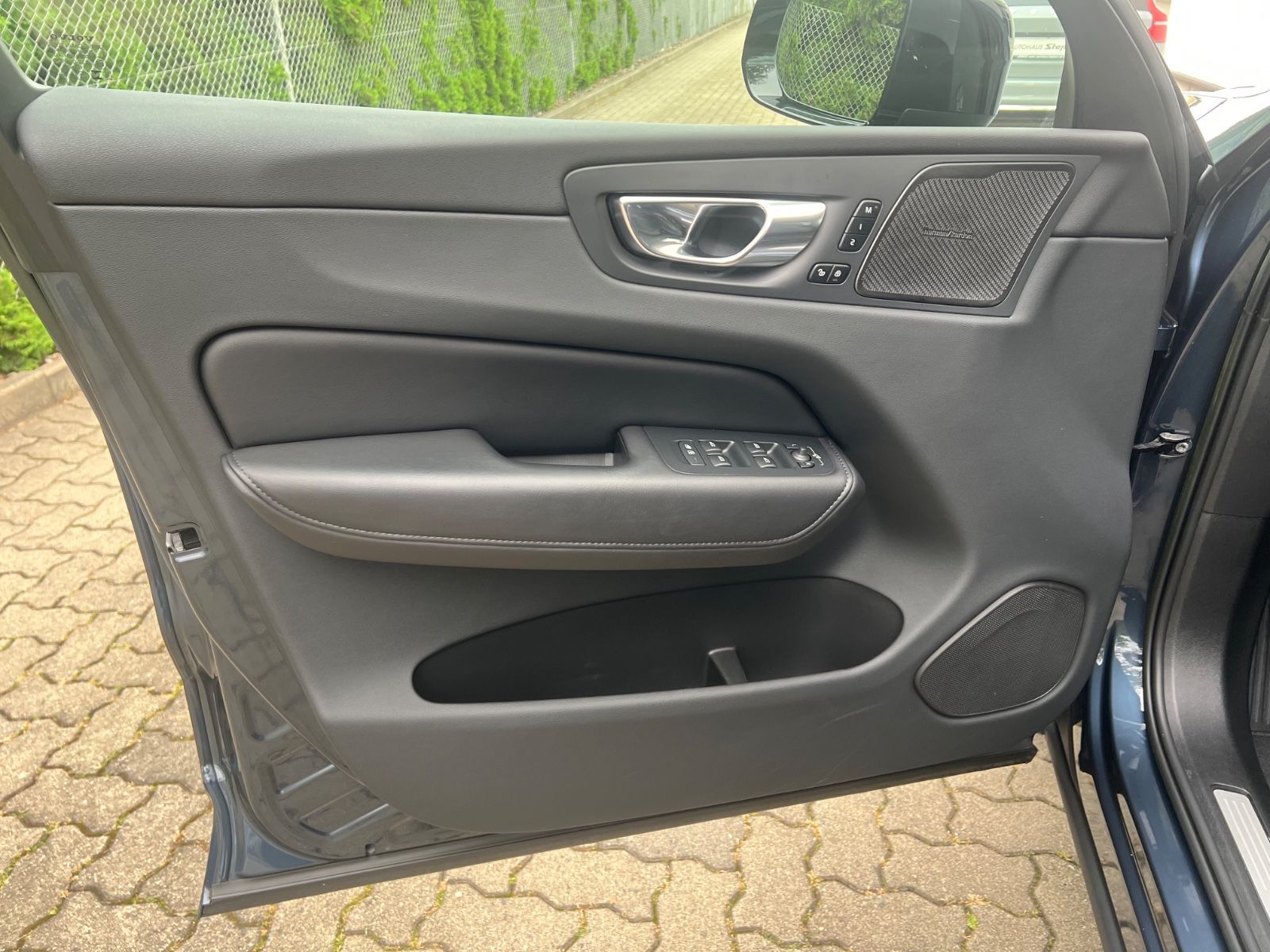 Volvo XC60 B4 Diesel AWD Plus Dark GARANTIE