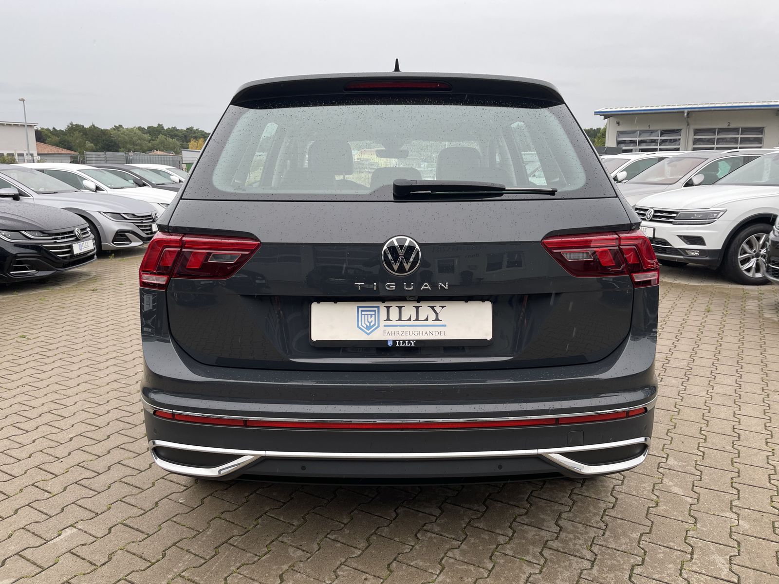 Volkswagen Tiguan 2.0 TDI*4Motion*AHK*Leder*Cam*STHZ*HeadUp