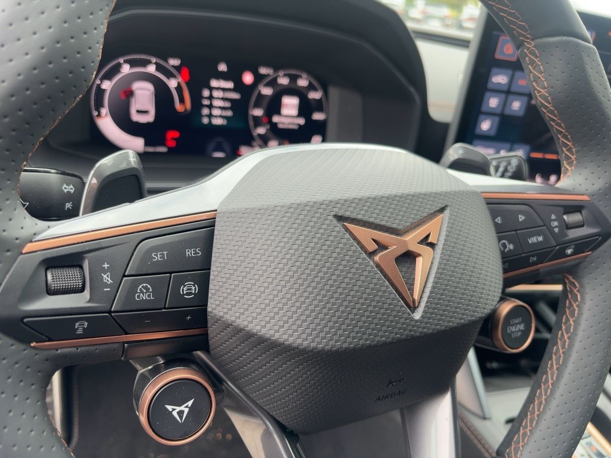 Cupra Leon Sportstourer - Samsaru's Car Outlet
