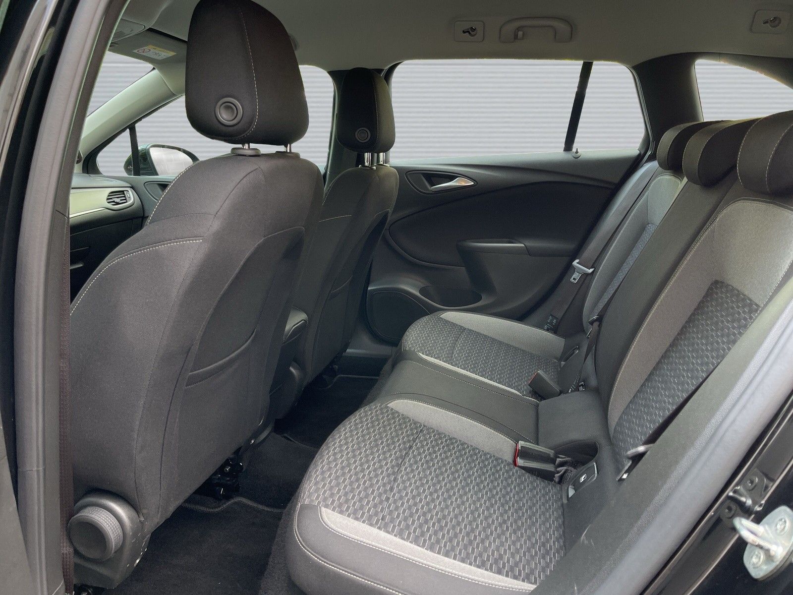 Opel Astra 1.5 CDTI - Samsaru's Car Outlet