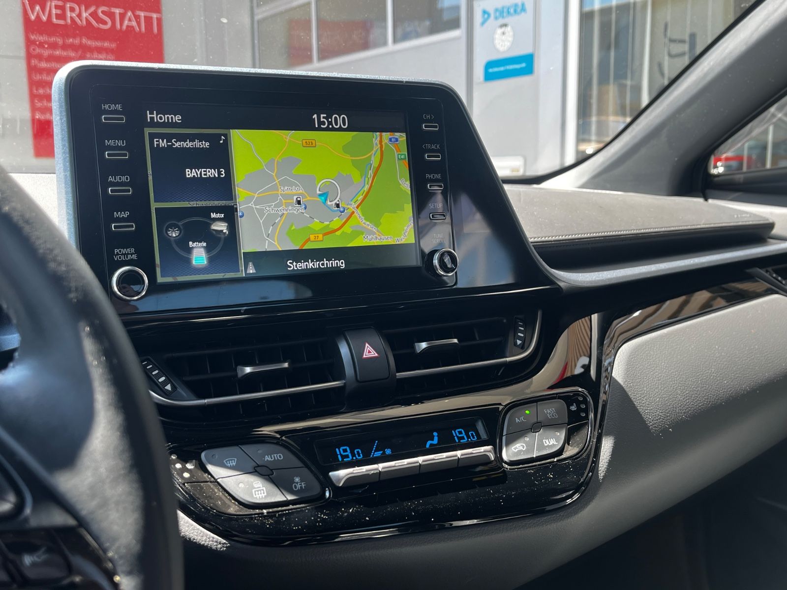 Toyota C-HR Hybrid - Samsaru's Car Outlet