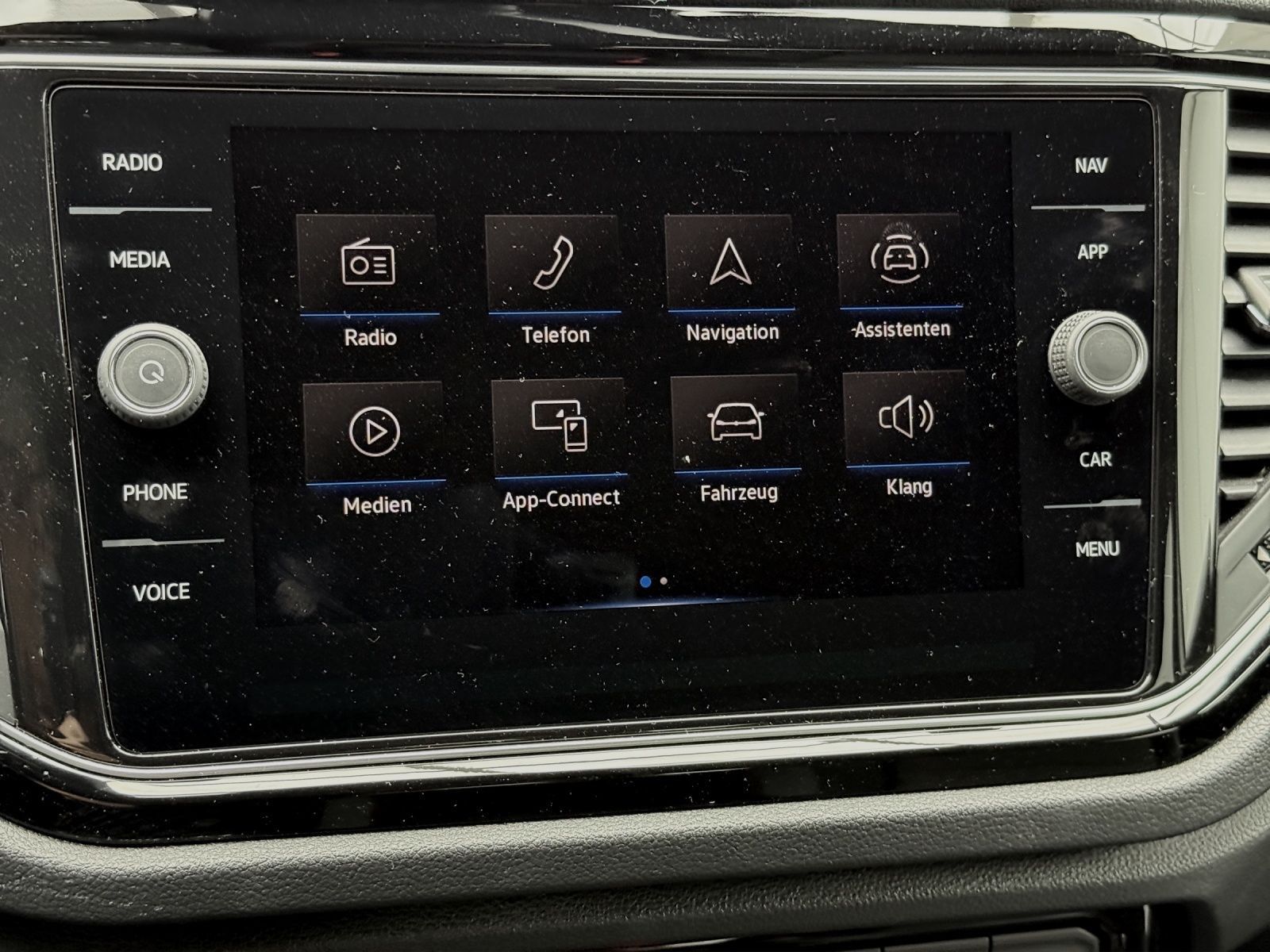 Volkswagen T-Roc 1.5 TSI SPORT BLACK - Samsaru's Car Outlet