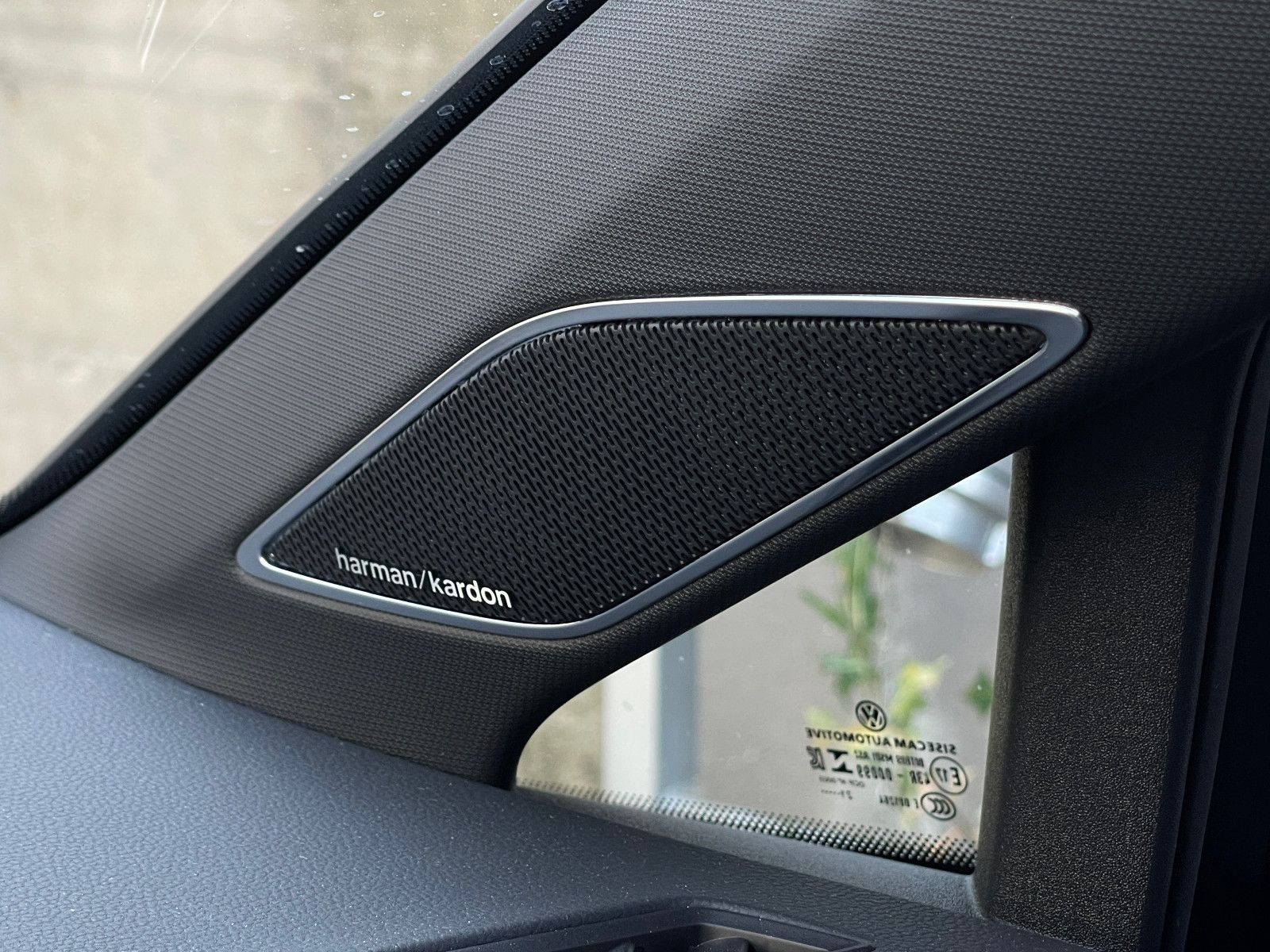 Volkswagen Golf R Variant 2.0TSi 4Motion DSG - Samsaru's Car Outlet
