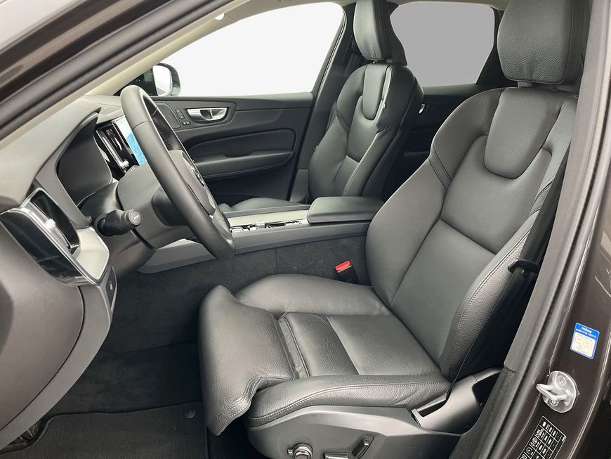 Volvo XC60 B4 AWD Plus-Dark Aut PilotAssist BLIS Leder