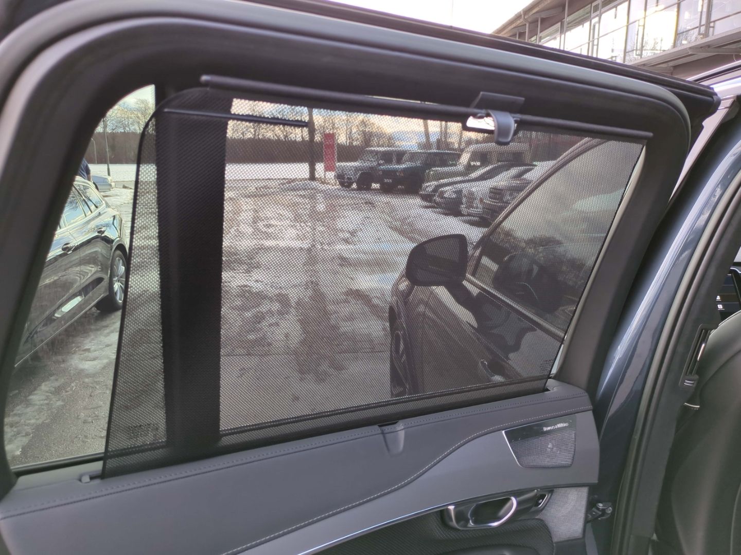 Volvo XC90 Ultimate Dark B5 AWD HUD B&W Luftf Pano AHK