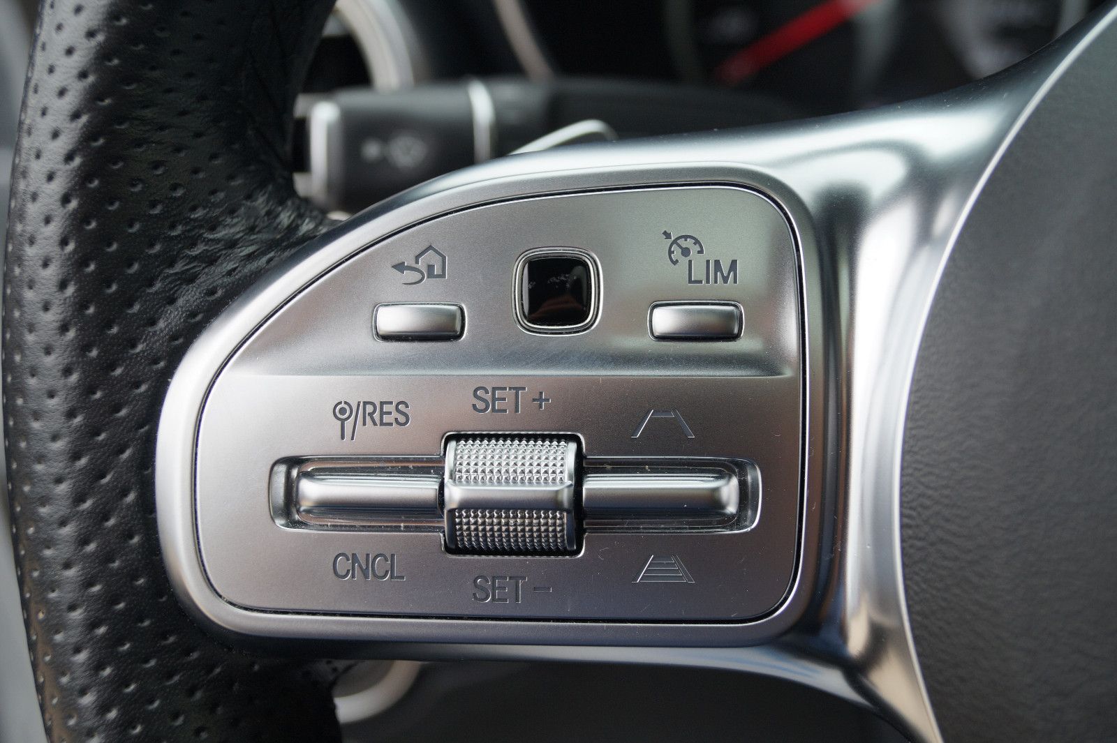 Mercedes-Benz C 220 d AMG - Samsaru's Car Outlet