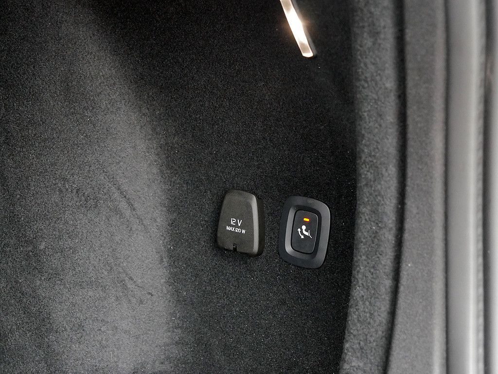 Volvo V60 T8 Recharge Plus Bright AWD AHK STANDHZ LED