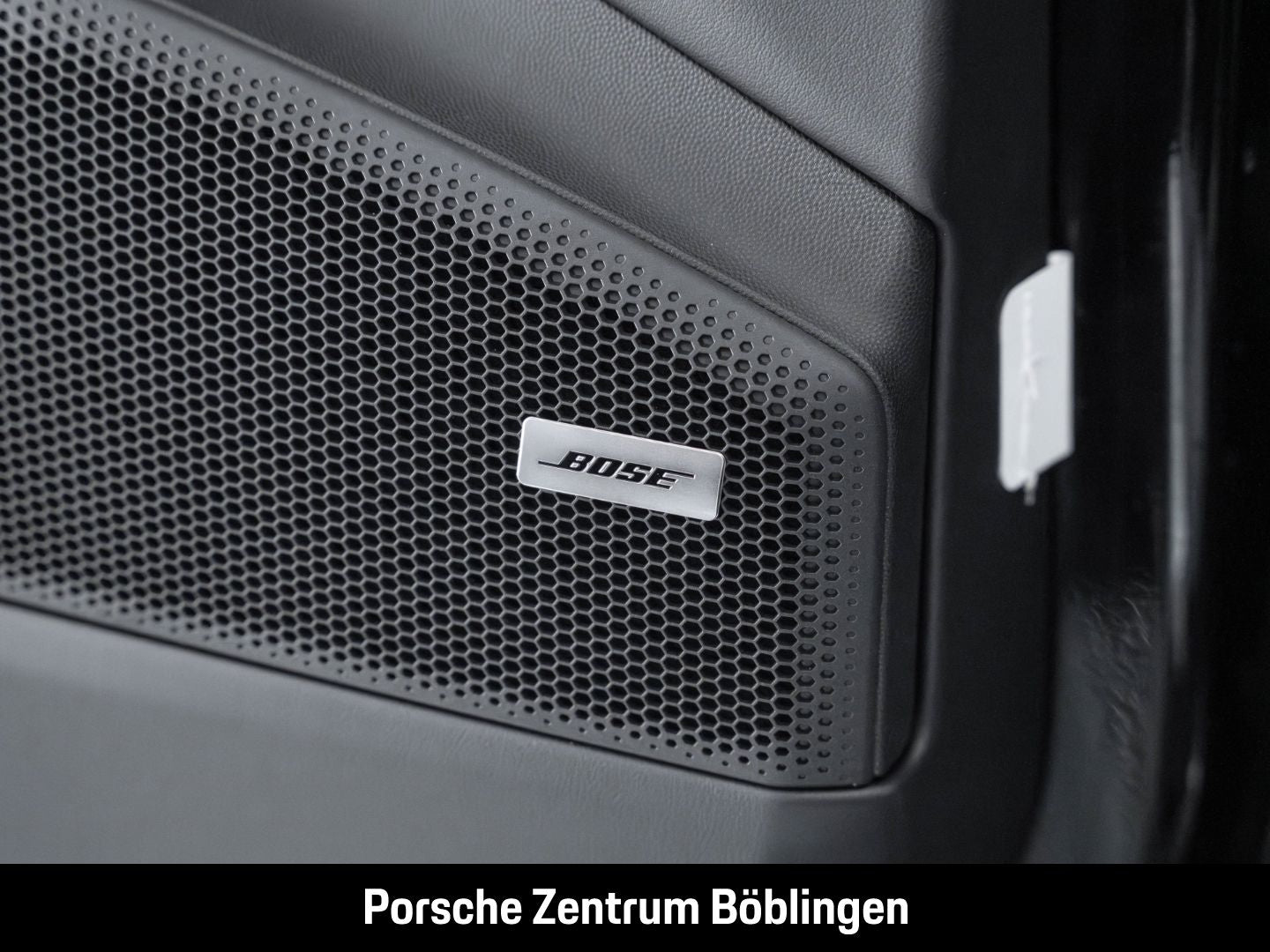 Porsche Macan 4 Surround-View InnoDrive LED-Matrix