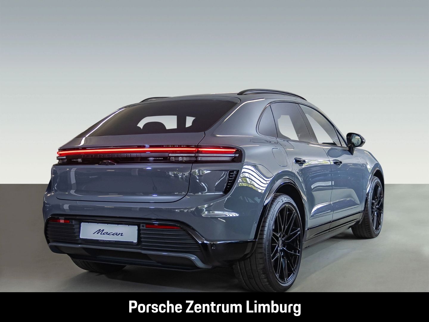 Porsche Macan Turbo BOSE Panoramadach Luftfederung LED