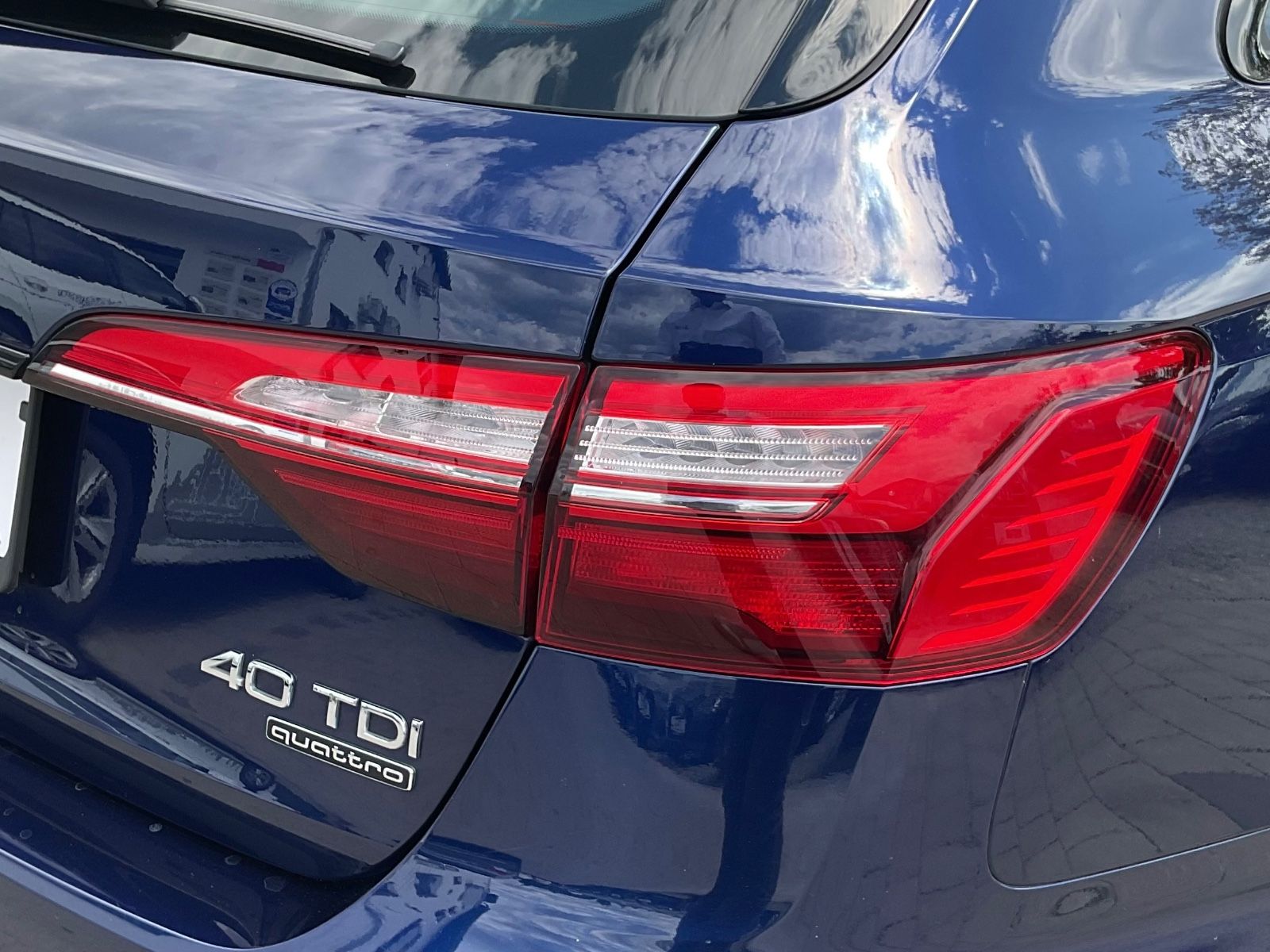 Audi A4 Av.40 TDI quattro advanced - Samsaru's Car Outlet