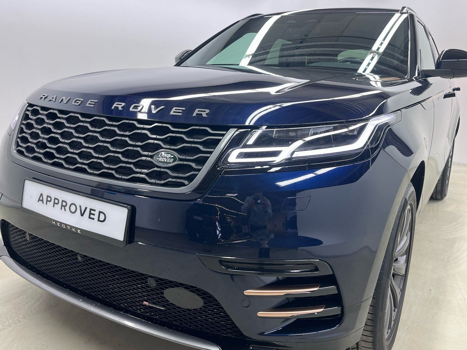 Range Rover Velar P400e R-Dynamic SE - Samsaru's Car Outlet
