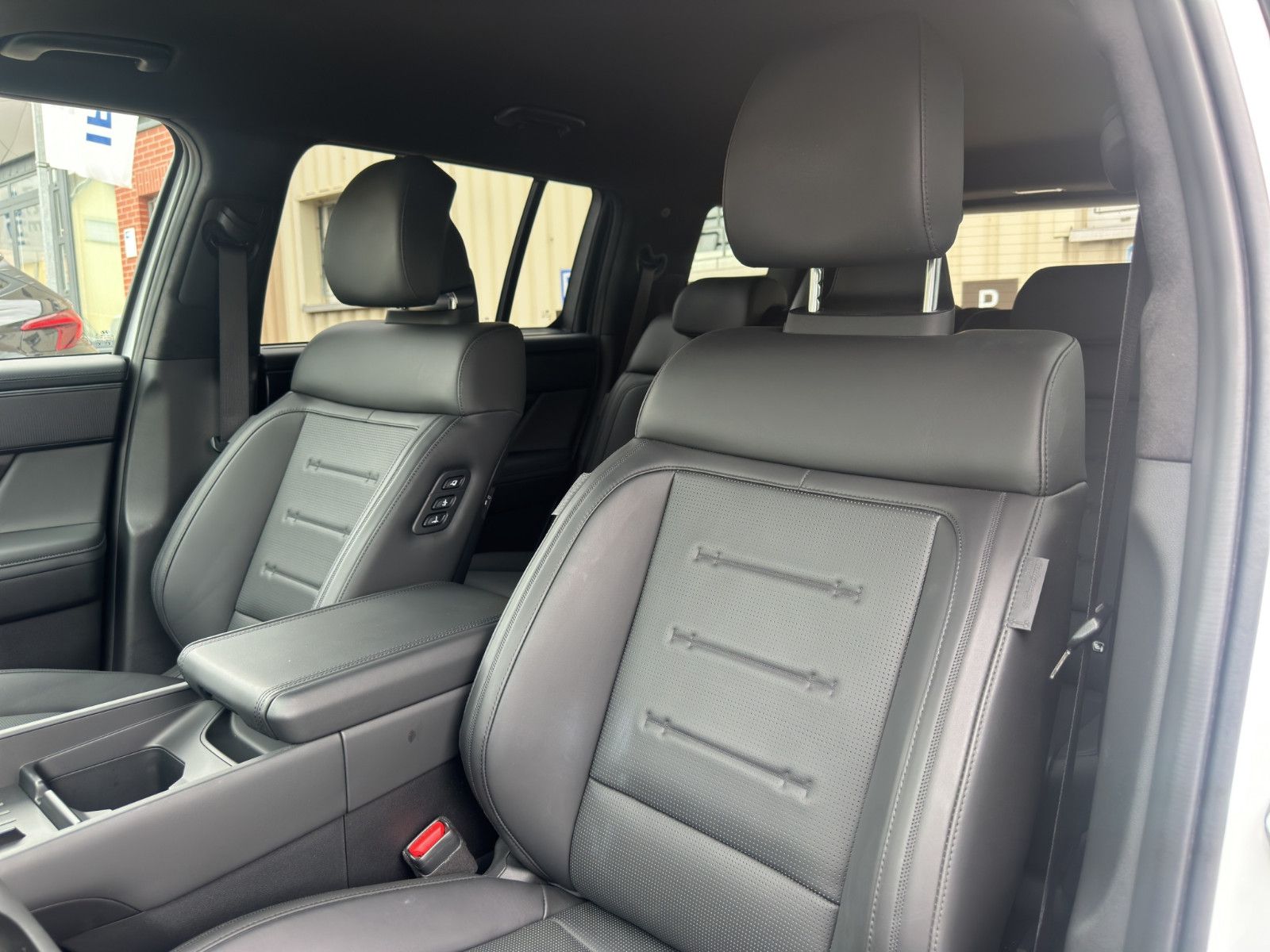 Hyundai SANTA FE 1.6 T-GDI PHEV BLACKLINE - Samsaru's Car Outlet