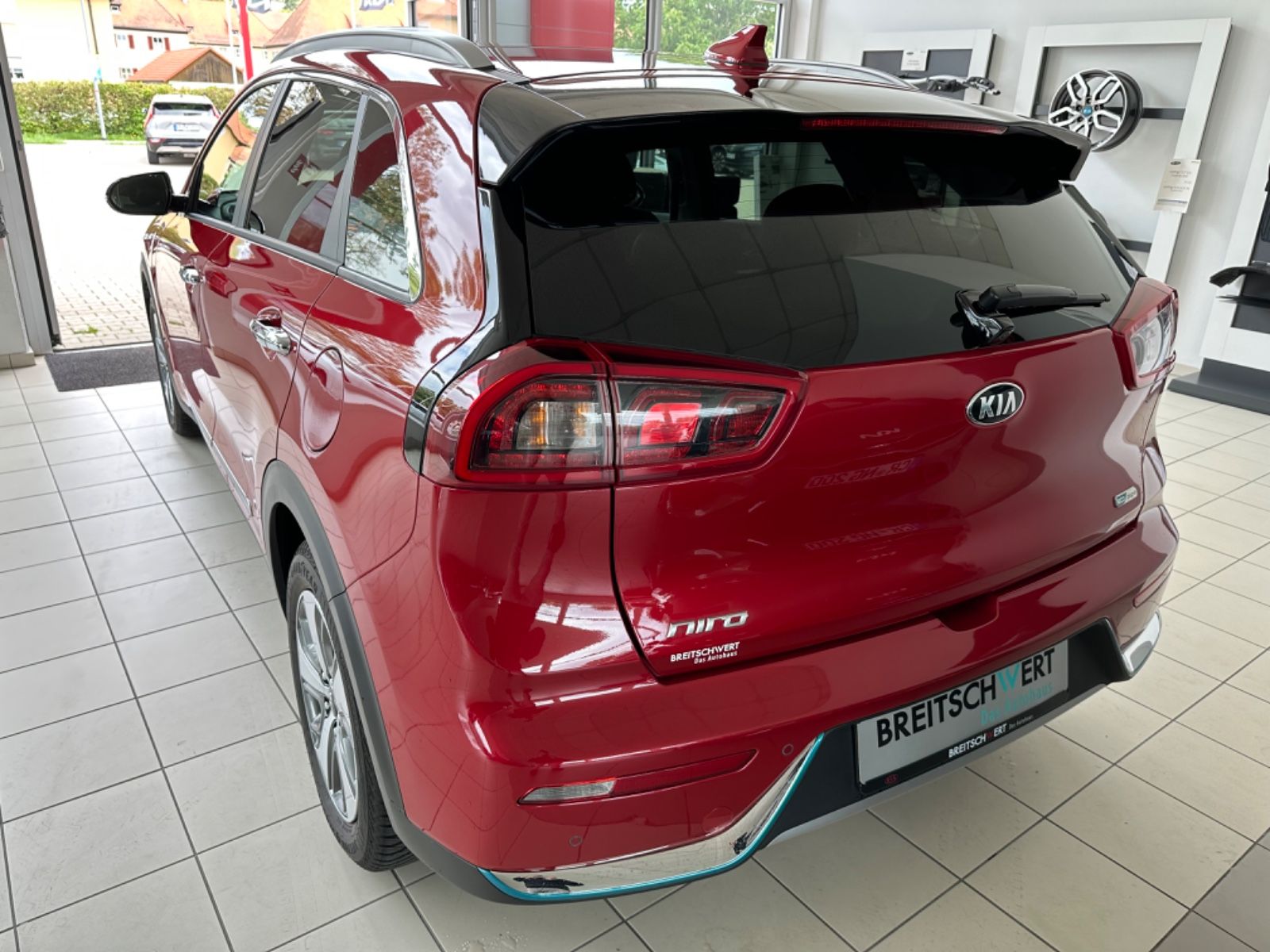 Kia Niro 1.6 GDI Spirit Plug-in Hybrid - Samsaru's Car Outlet