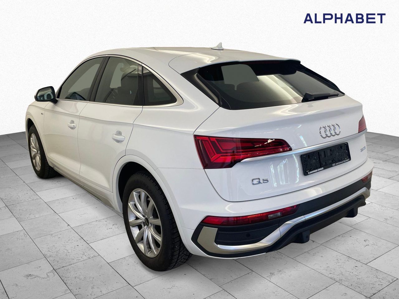 Audi Q5 35 Sportback 2.0 TDI S line - Samsaru's Car Outlet