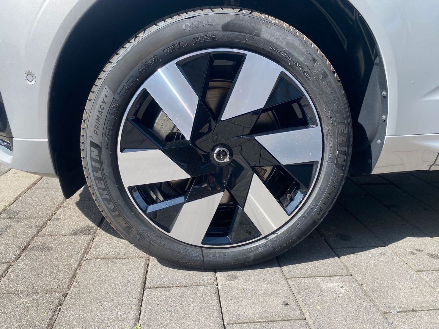 Volvo XC60 T8 Ultra Dark Plug-In Hybrid AHK Pano 360 A