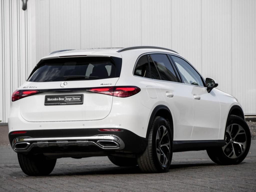 Mercedes-Benz GLC 300 e 4M Avantgarde/Pano/AHK/Distr/Memo/18''